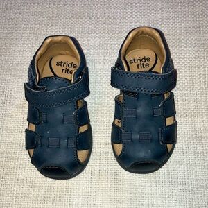 Stride Rite Archie shoes size 4W